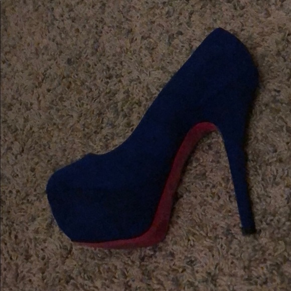 Blue Suede heels - Picture 2 of 4